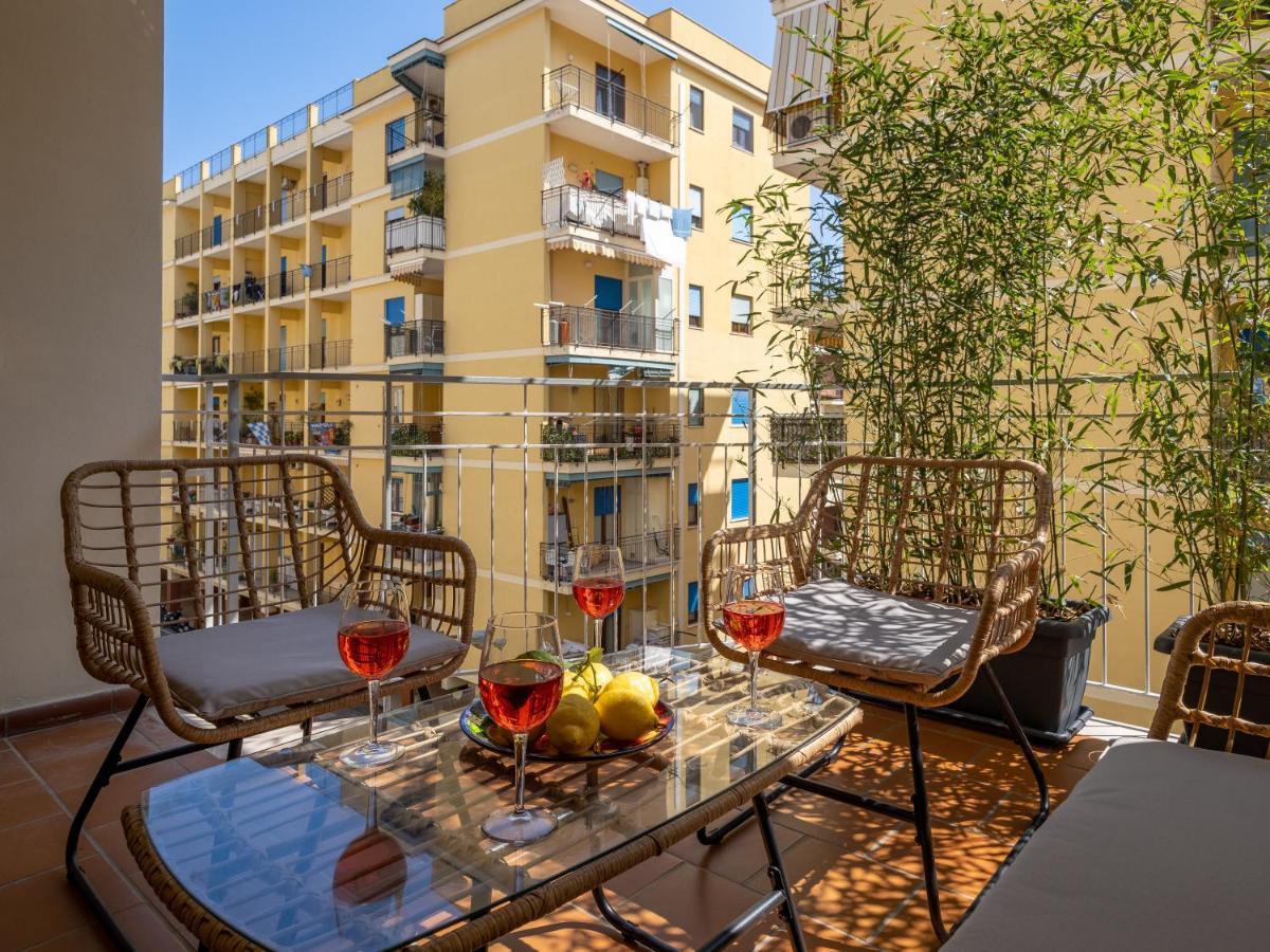 Surya House - Elegant Apartment In Sorrent Exterior foto
